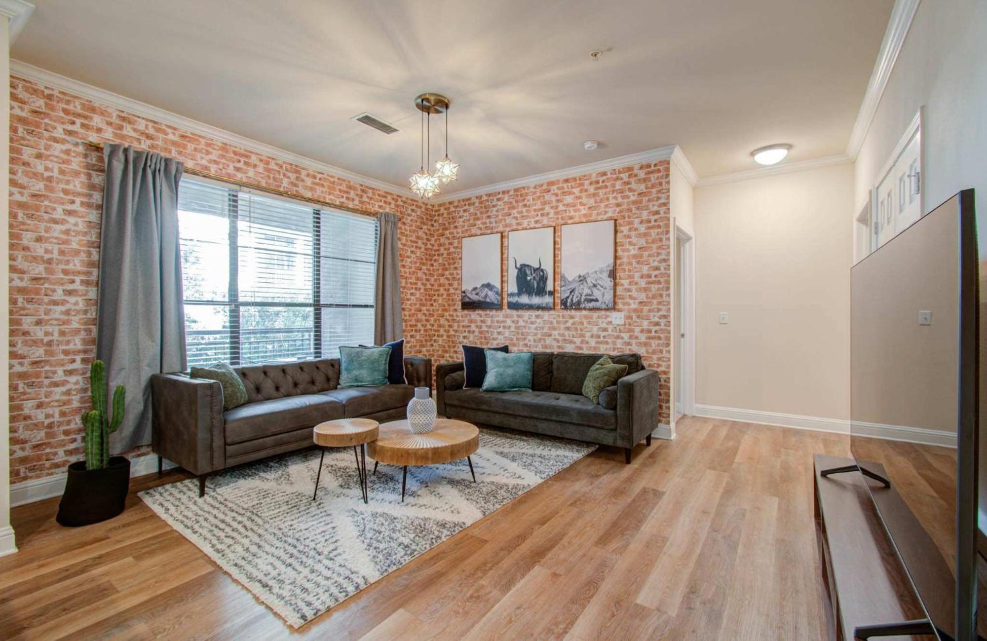 Apartment 3bd Luxury Convenience W Pool Gym