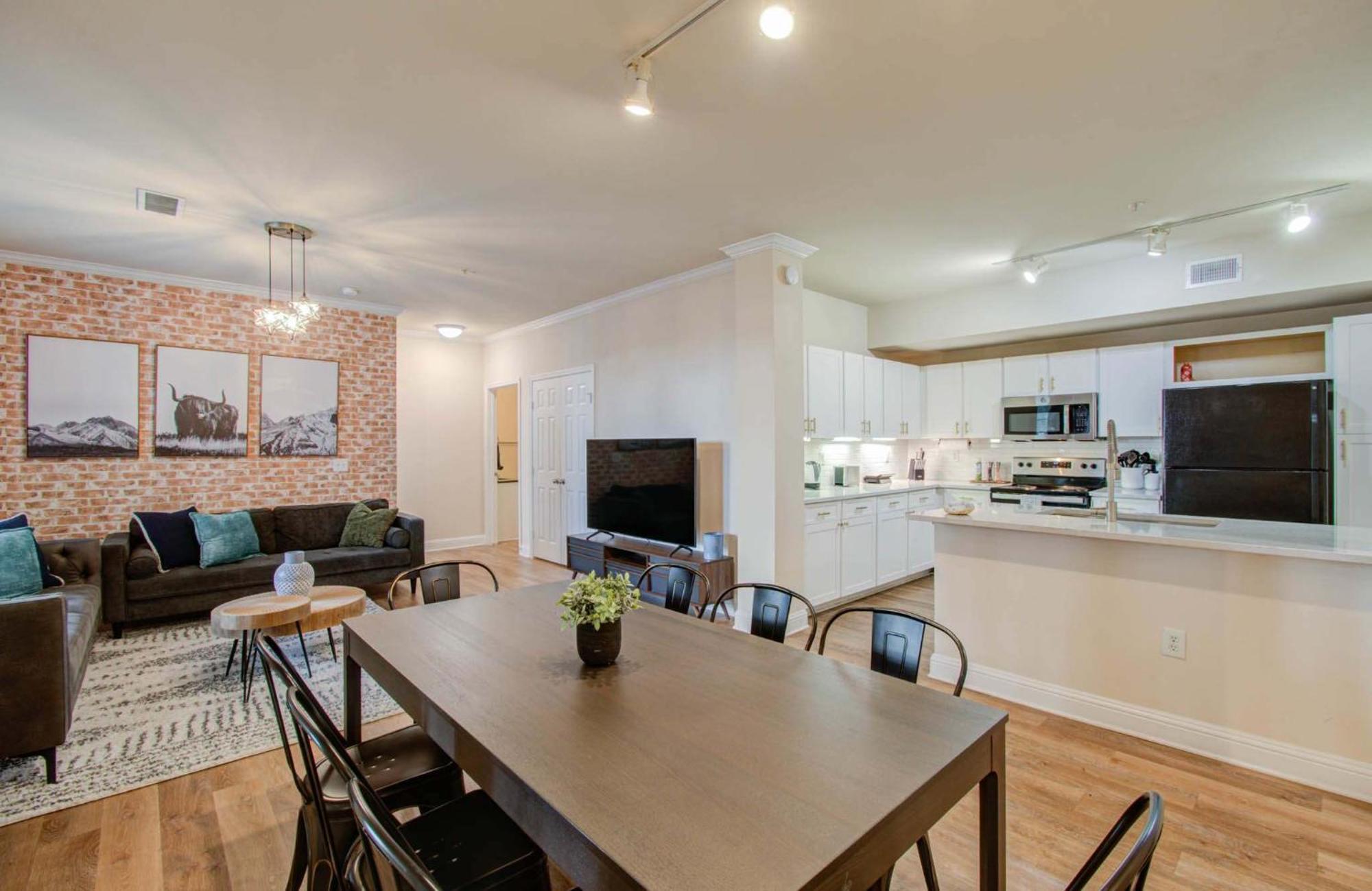 Apartment 3bd Luxury Convenience W Pool Gym Houston