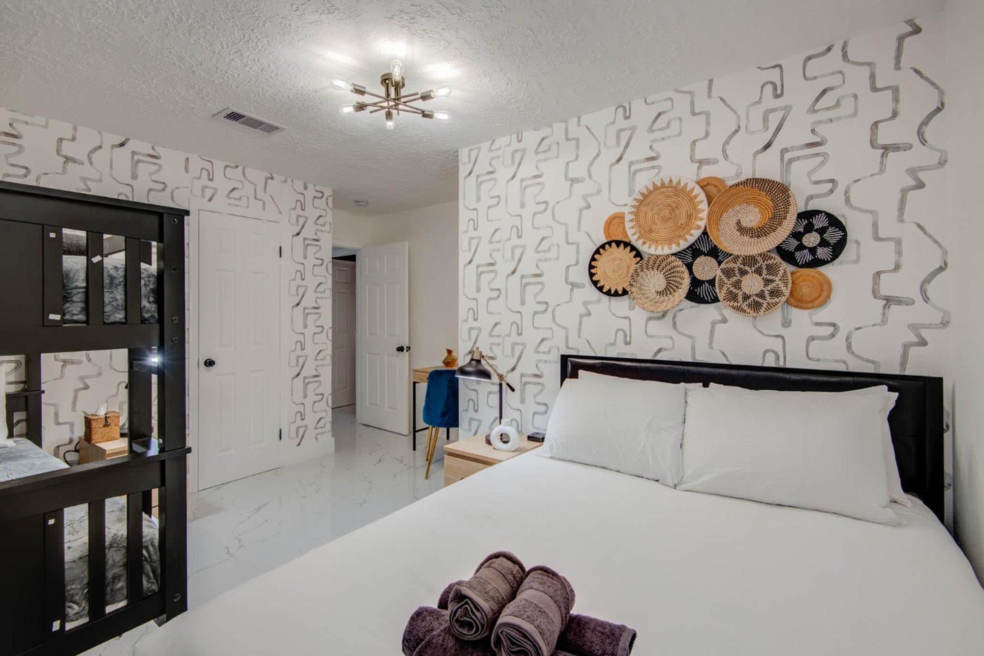 Spring Branch Getaway Feat 5bd Pool Hot Tub * Houston