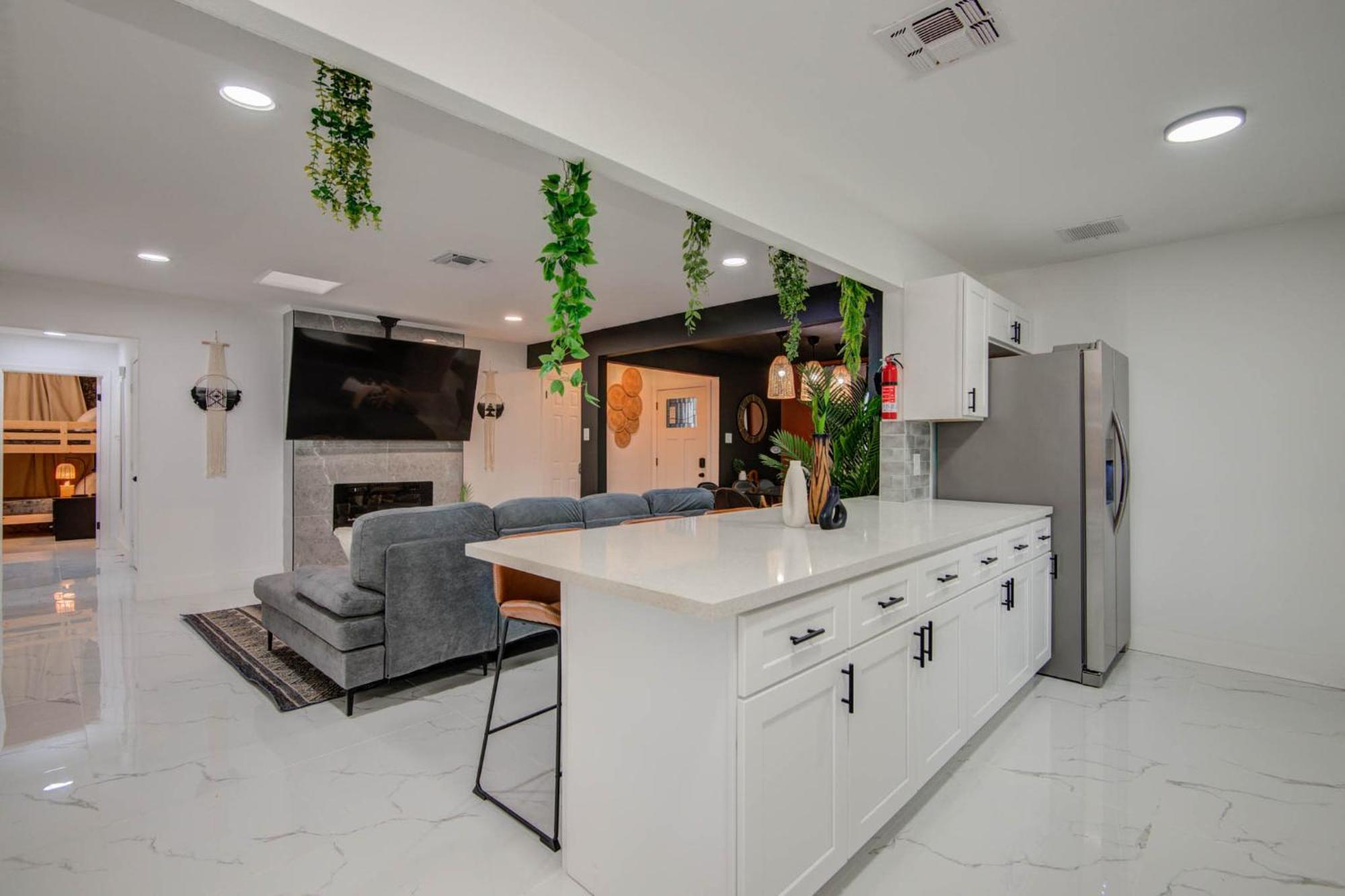 Spring Branch Getaway Feat 5bd Pool Hot Tub * Houston