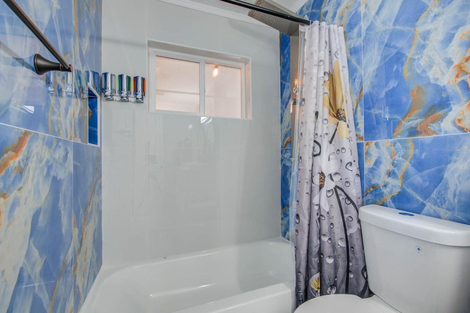 Spring Branch Getaway Feat 5bd Pool Hot Tub Holiday home