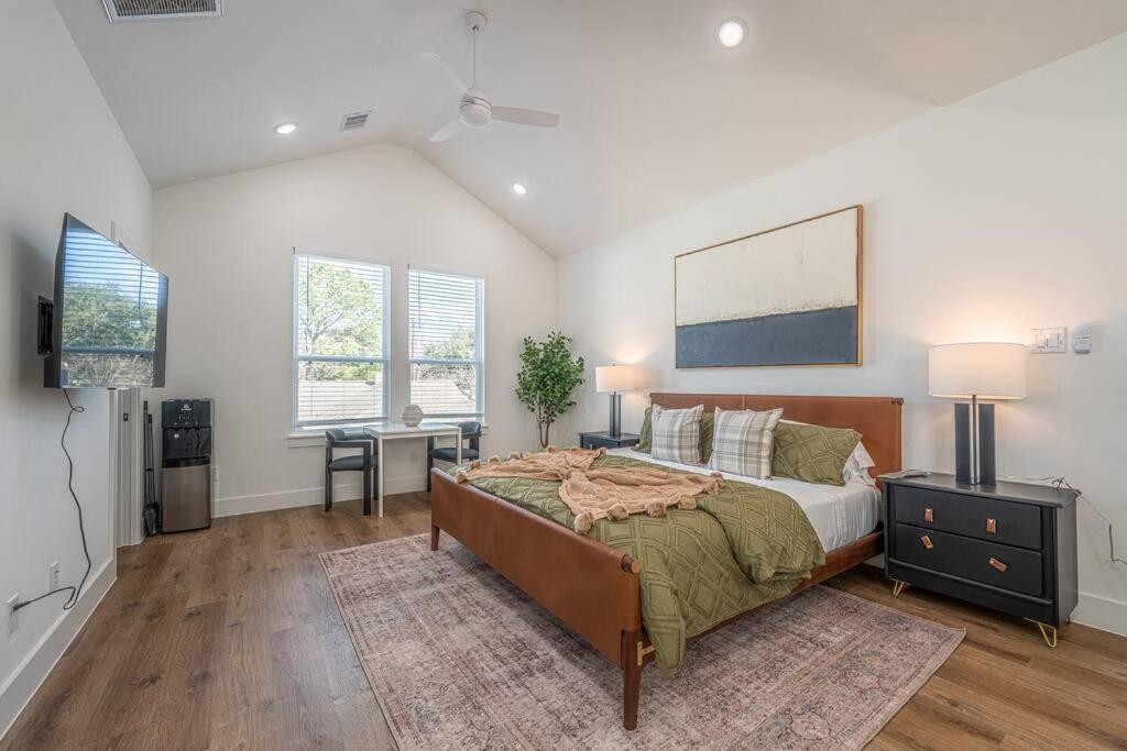 Boho-mod At East Downtown Apartment Houston