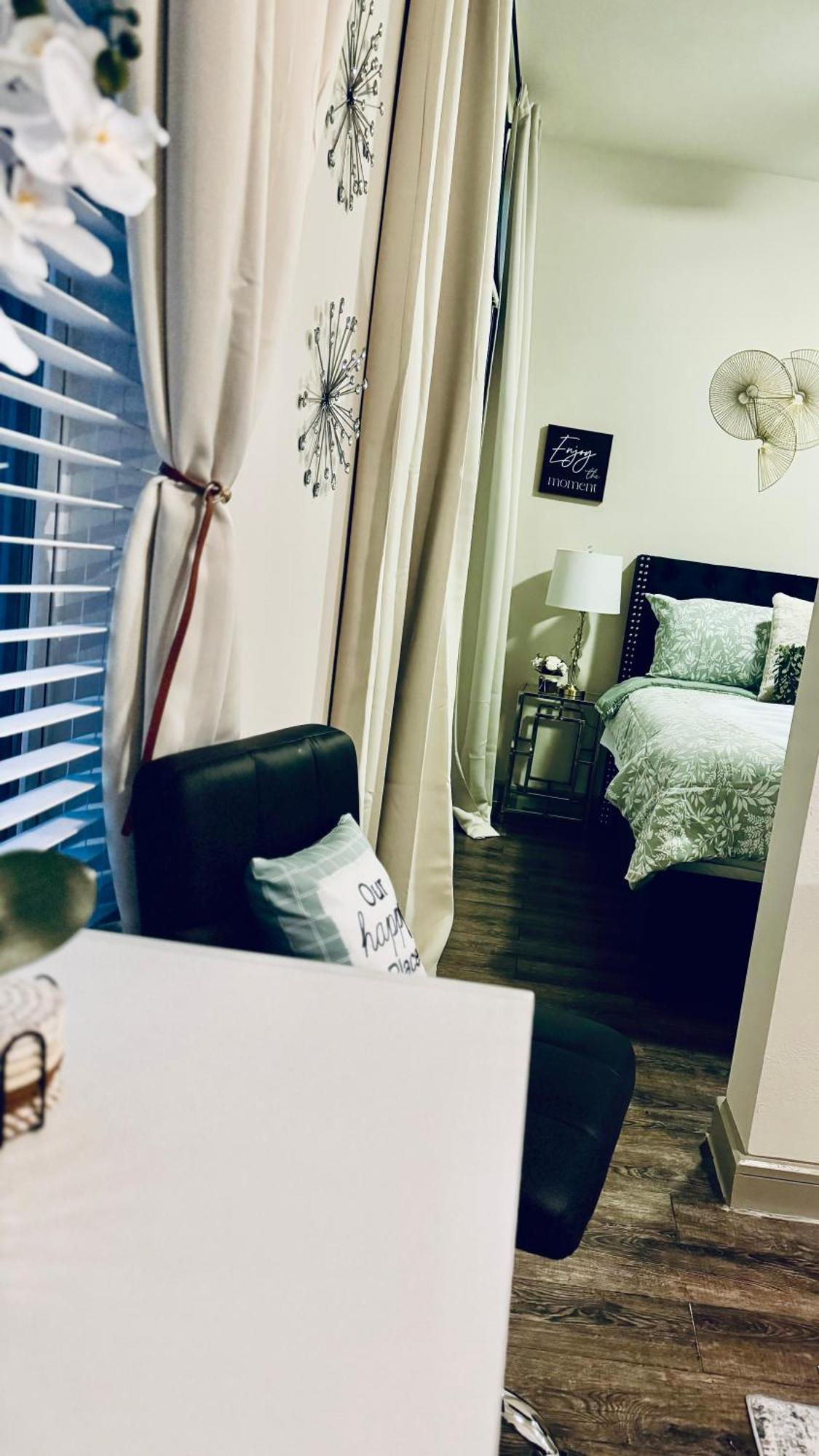 Apartment Close To Everything In Downtown King Bed Free Onsite Parking And Wifi Houston