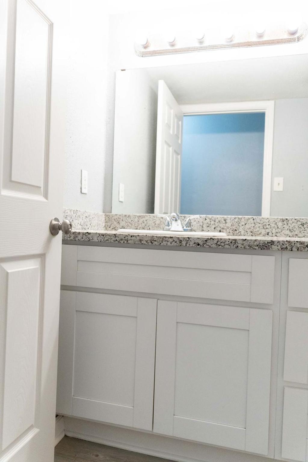 Apartment Echelon Oasis On Fleming Drive Modern Comfort & Smart Living