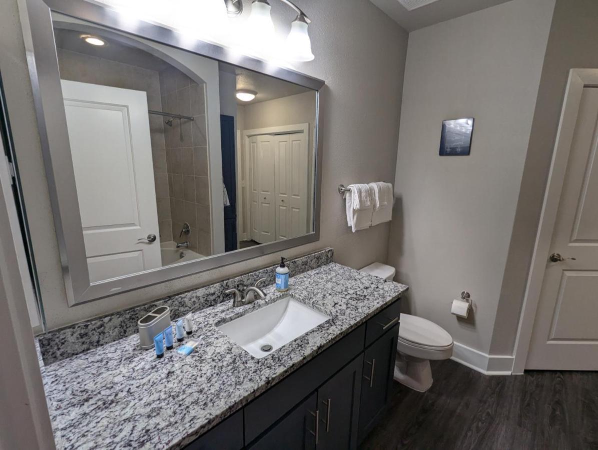 The Apollo - Lux 1-bed Near Space Center Houston