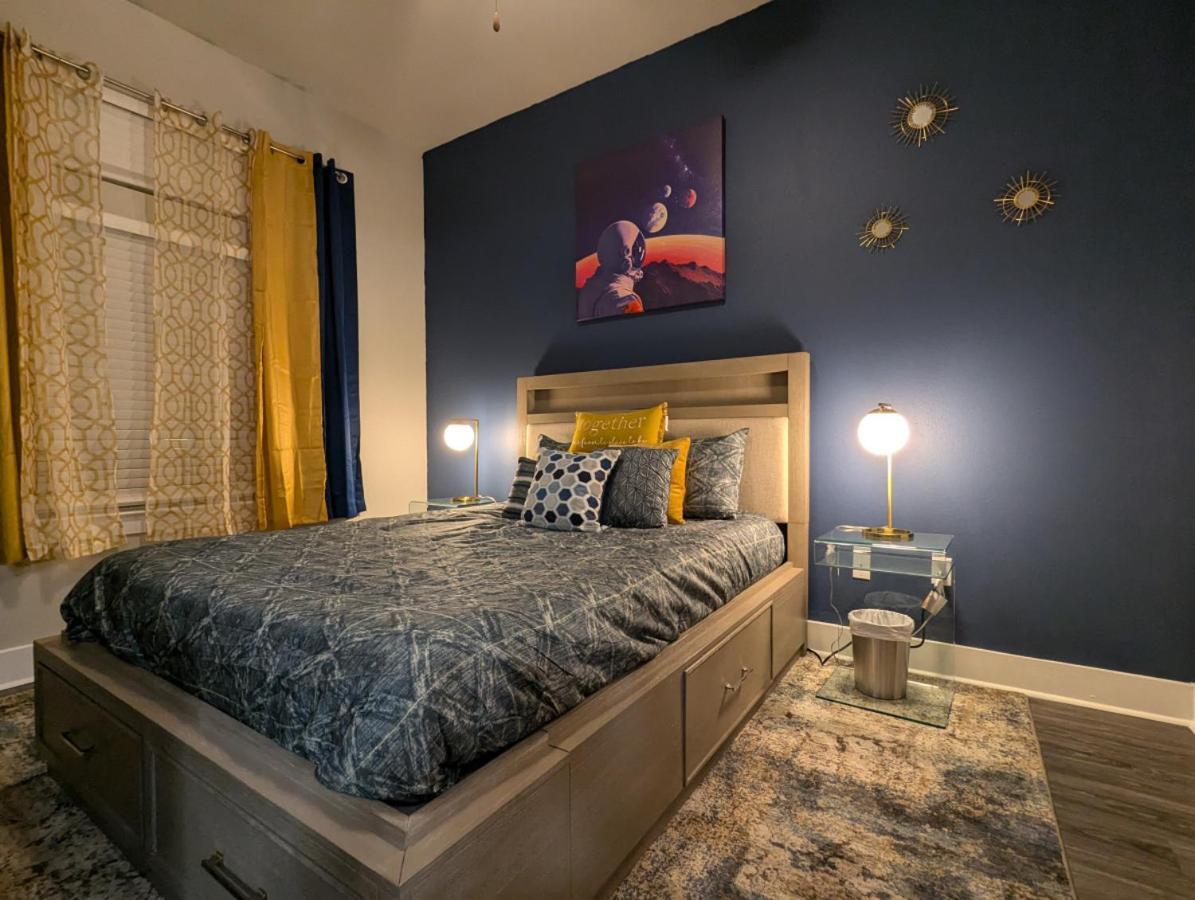 The Apollo - Lux 1-bed Near Space Center Houston