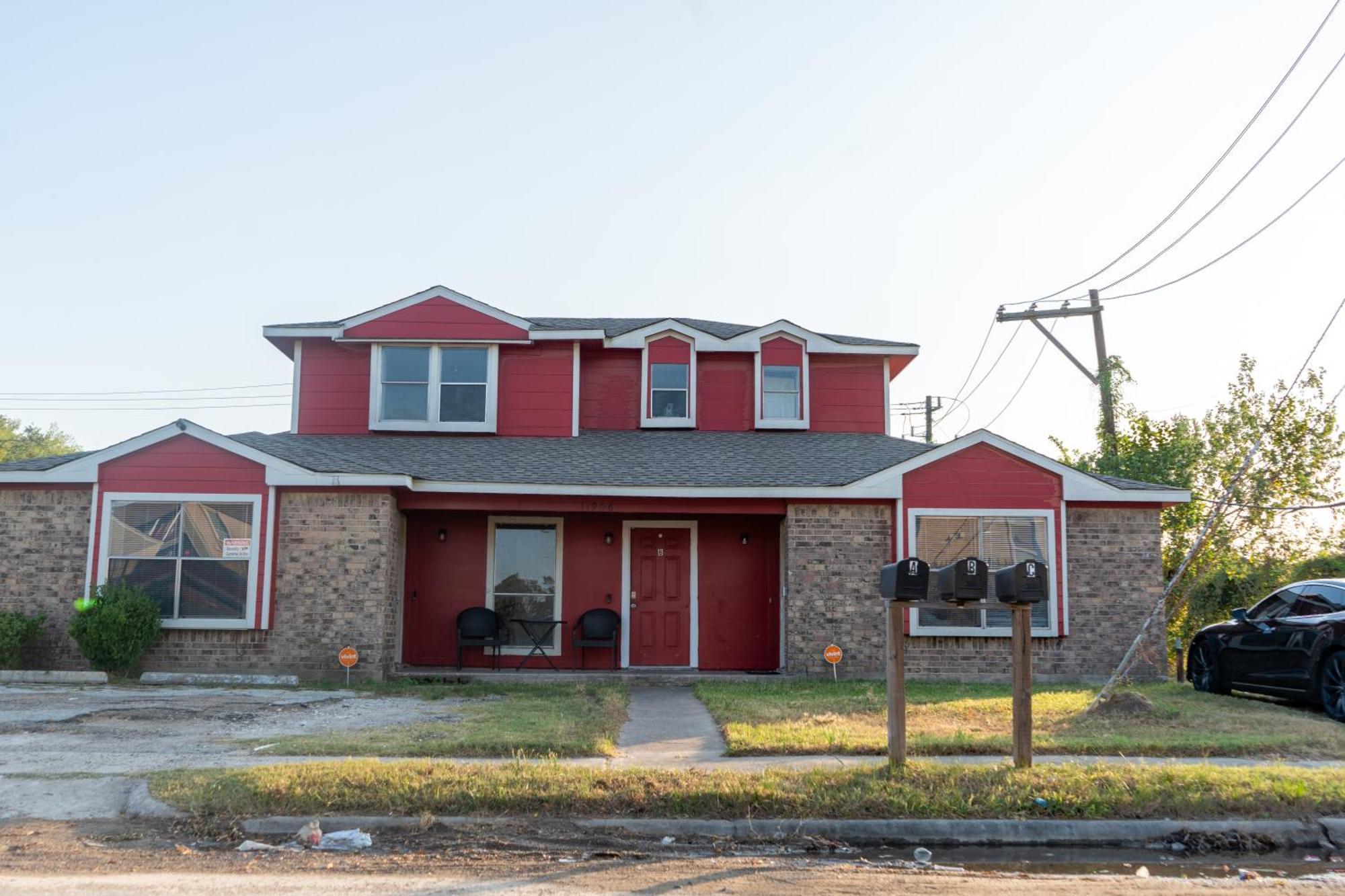 Apartment Echelon Oasis On Fleming Drive Modern Comfort & Smart Living