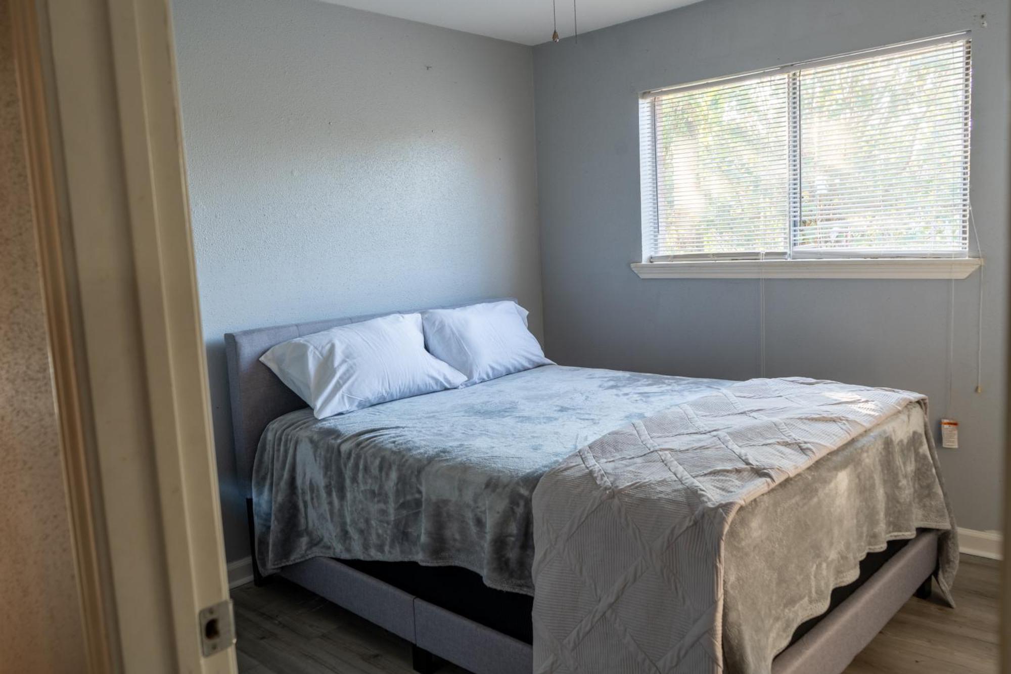 Apartment Echelon Oasis On Fleming Drive Modern Comfort & Smart Living *