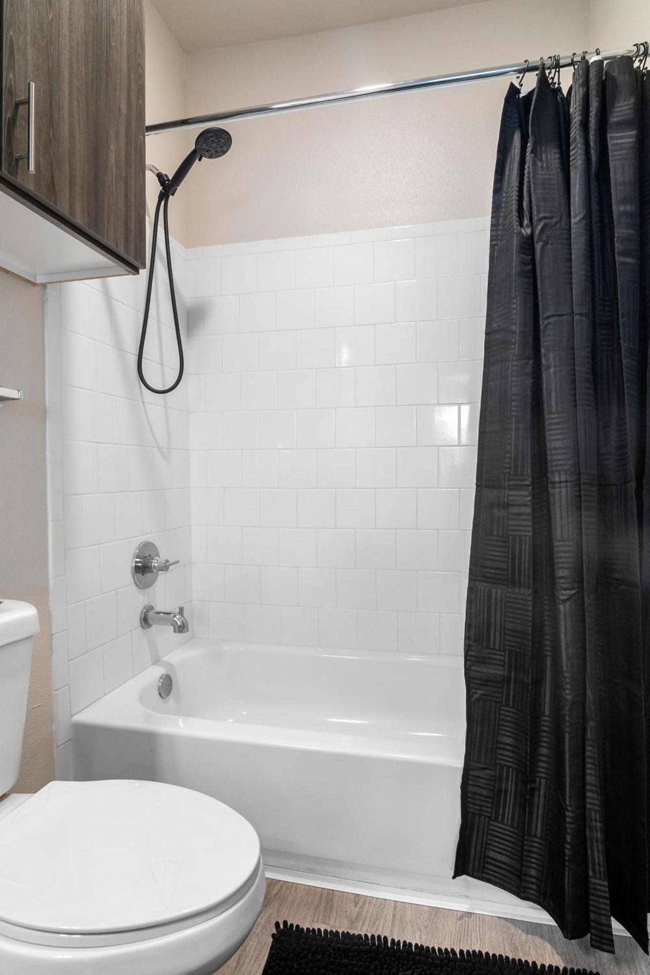 Apartment New Luxurious, Spacious 2bd Gated *
