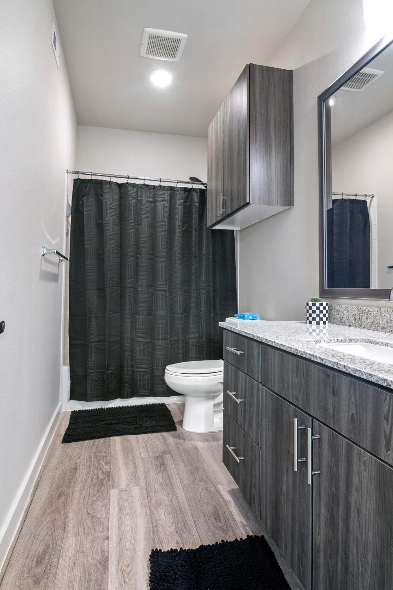 New Luxurious, Spacious 2bd Gated