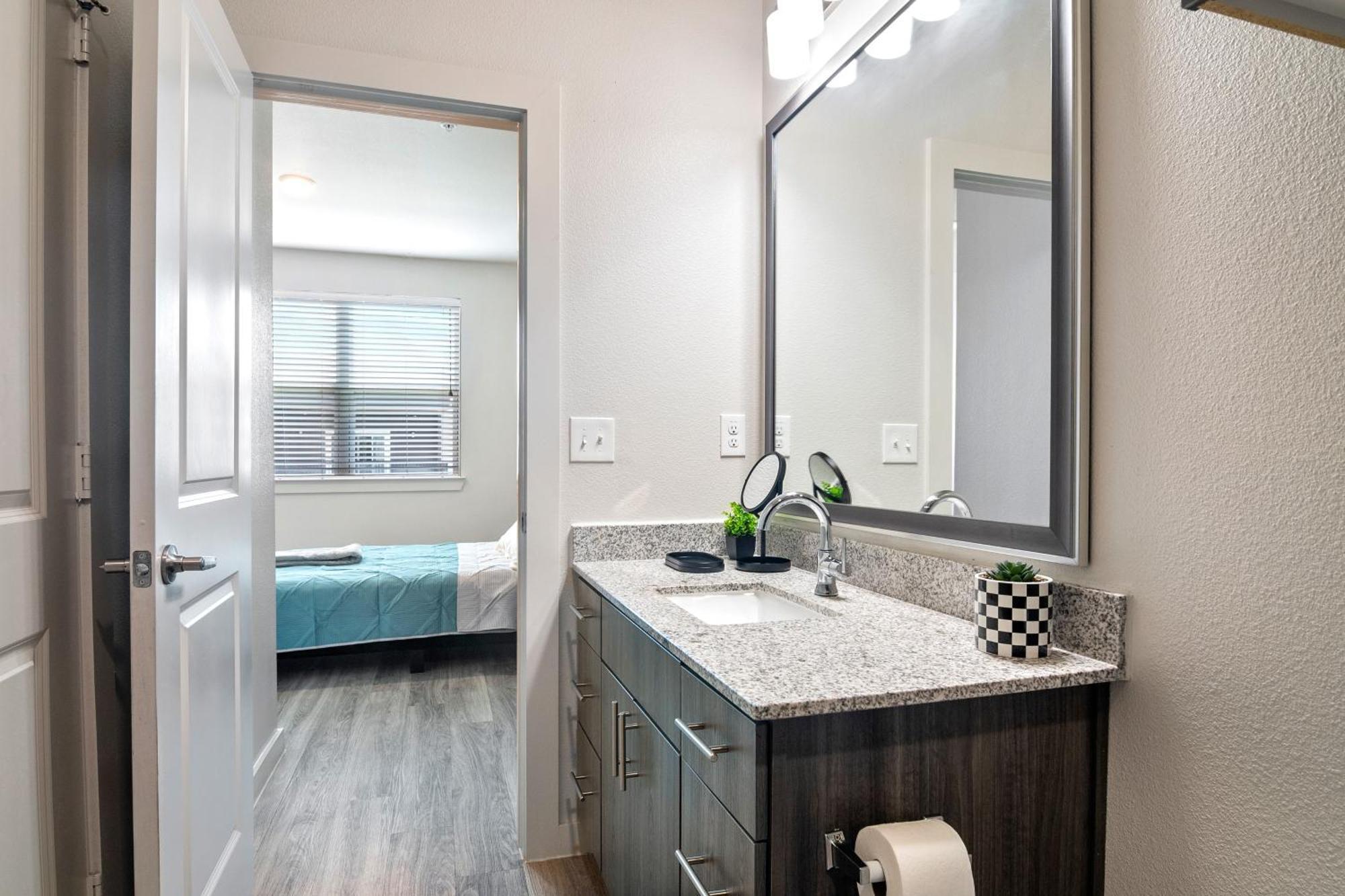 New Luxurious, Spacious 2bd Gated