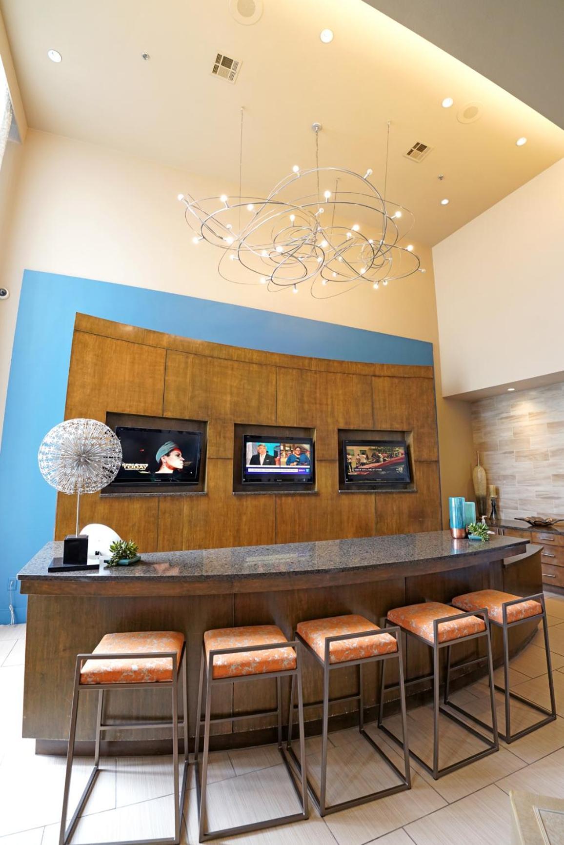 The Apollo - Lux 1-bed Near Space Center Apartment Houston