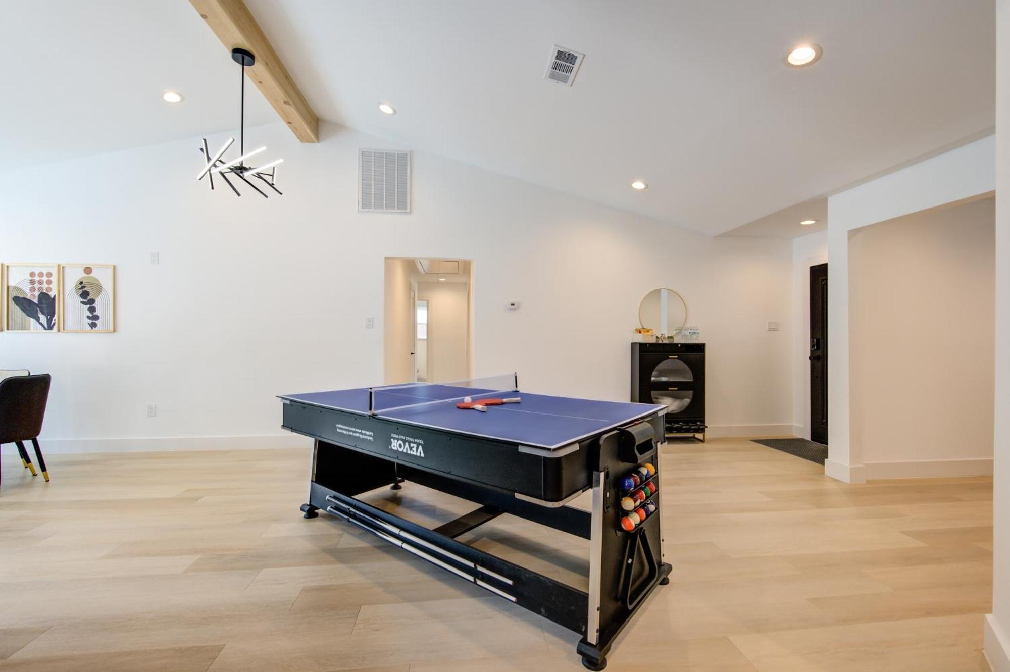 Holiday home Pickleball Paradise Retreat - 4 Bedrooms, 2,5 Baths - Downtown, Heights - Pickleball And Basketball Court, Pool, Minigolf, Karaoke, Fire Pit, Bbq, Billiards, Ping Pong, Hockey, King Bed Houston