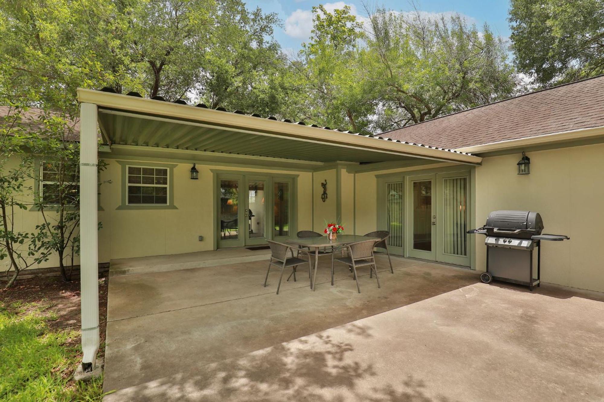 Holiday home 11616 Old Main Street Loop Road *