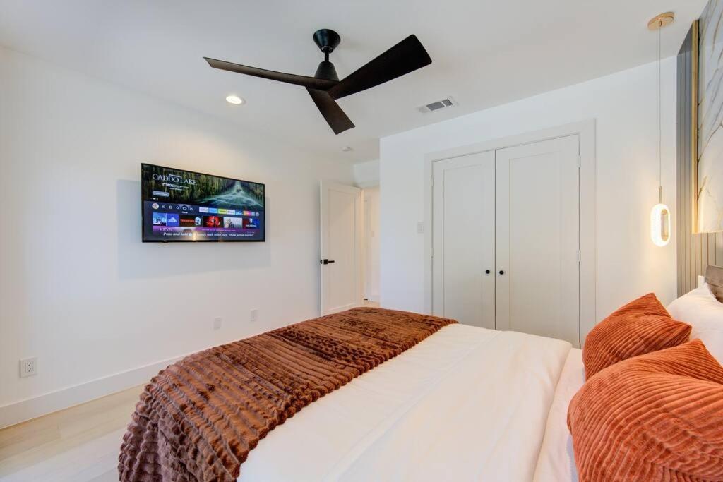 Pickleball Paradise Retreat - 4 Bedrooms, 2,5 Baths - Downtown, Heights - Pickleball And Basketball Court, Pool, Minigolf, Karaoke, Fire Pit, Bbq, Billiards, Ping Pong, Hockey, King Bed Holiday home