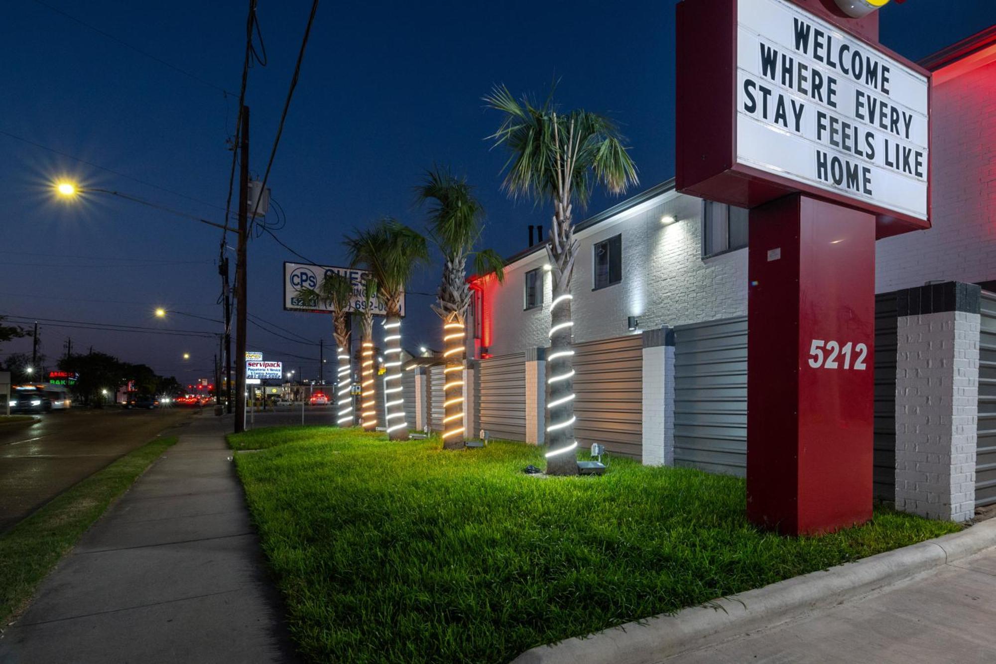 Hotel Moonlight - I-45 & Airline *