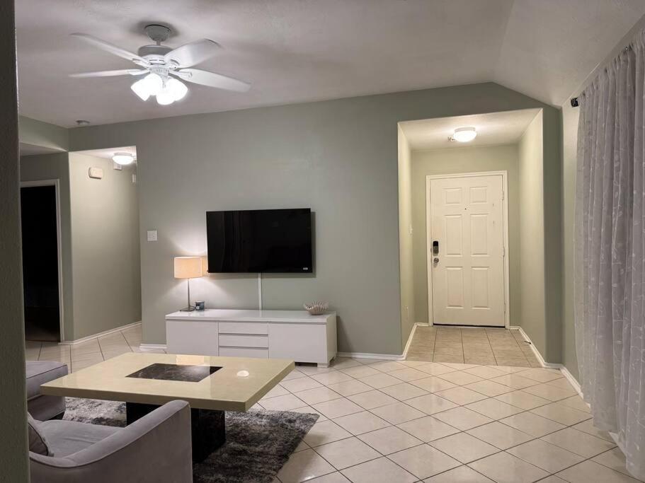 Holiday home Deja Vu Near Med Center Downtown And Nrg Houston