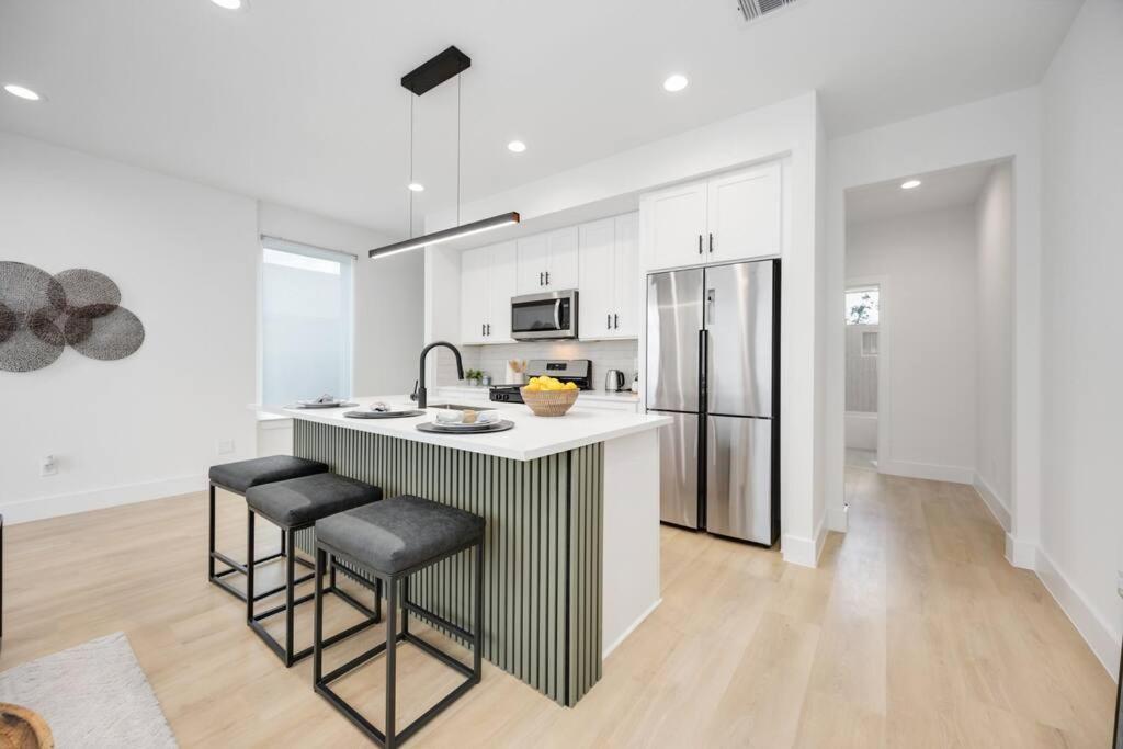 Holiday home Modern 3br Near Minute Maid Ensuite & Balcony Houston