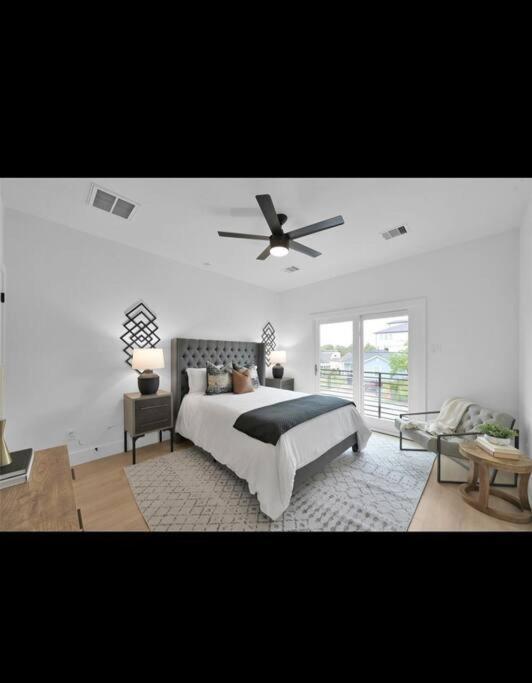 Modern 3br Near Minute Maid Ensuite & Balcony Holiday home