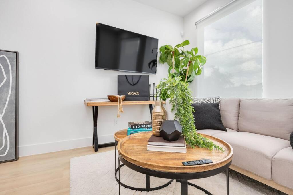Holiday home Modern 3br Near Minute Maid Ensuite & Balcony