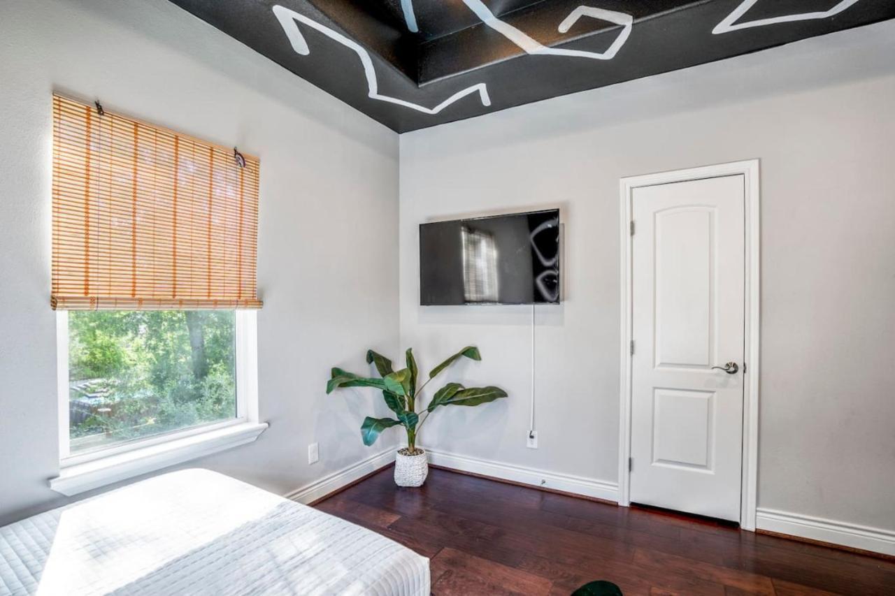 Getaway With Cozy Charm And Playful Backyard *