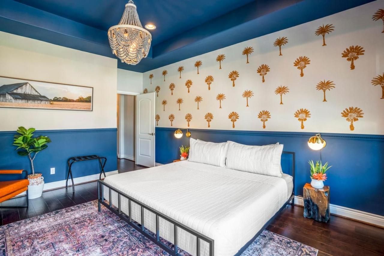 Getaway With Cozy Charm And Playful Backyard * Houston