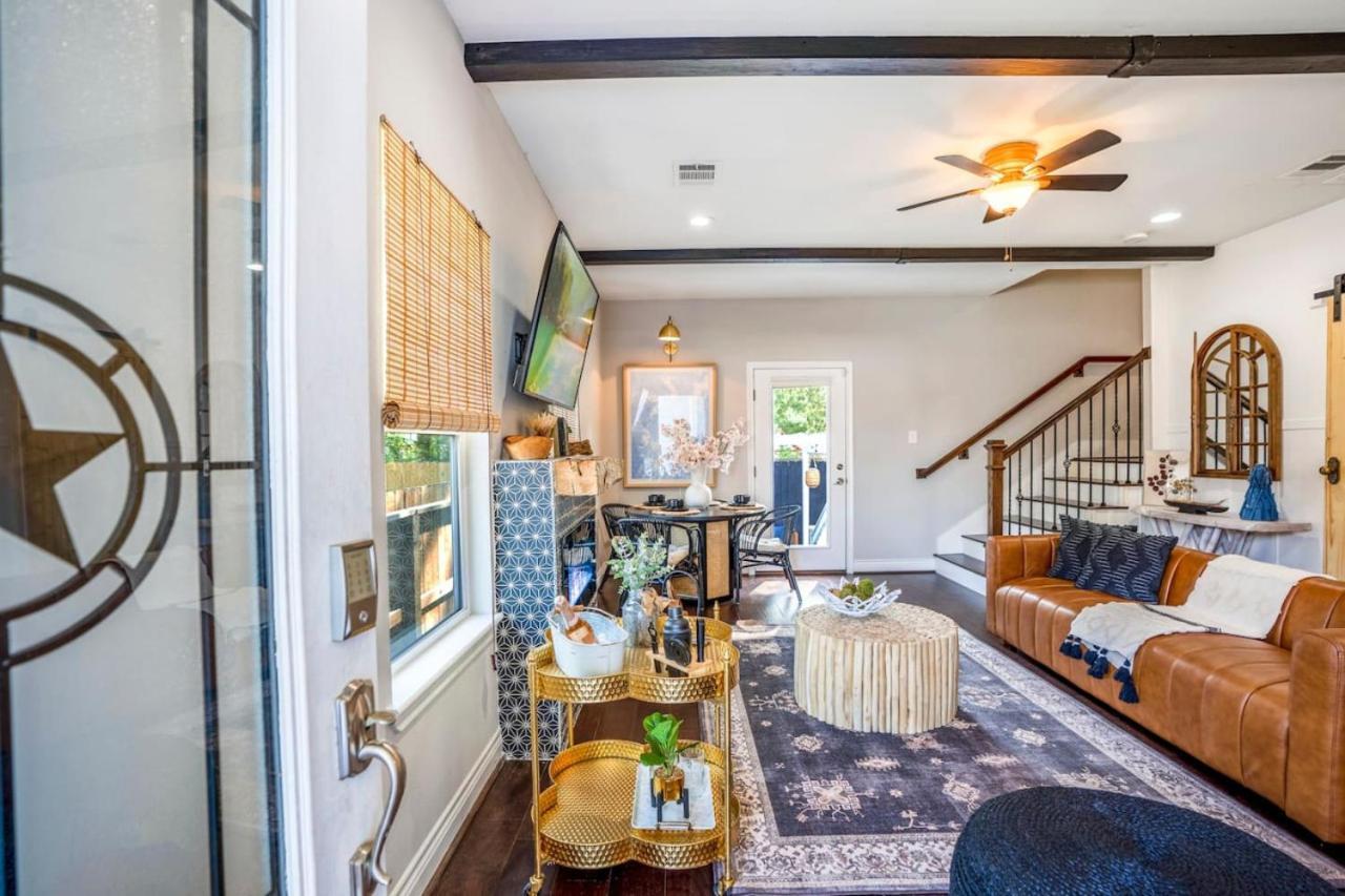 Getaway With Cozy Charm And Playful Backyard Houston