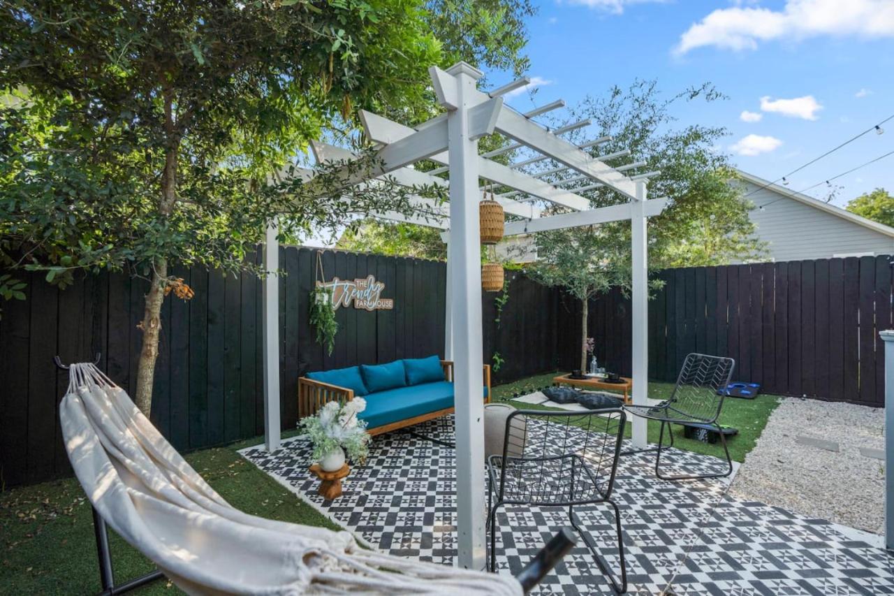 Getaway With Cozy Charm And Playful Backyard Houston