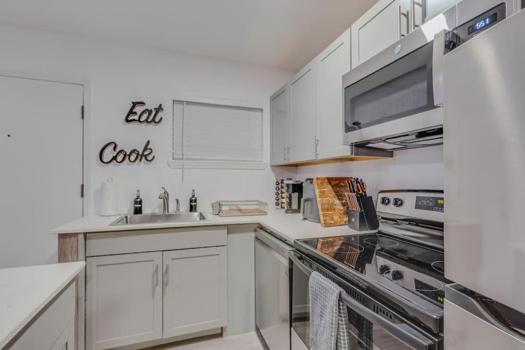 New Montrose Gem! To Museum District & Downtown * Houston