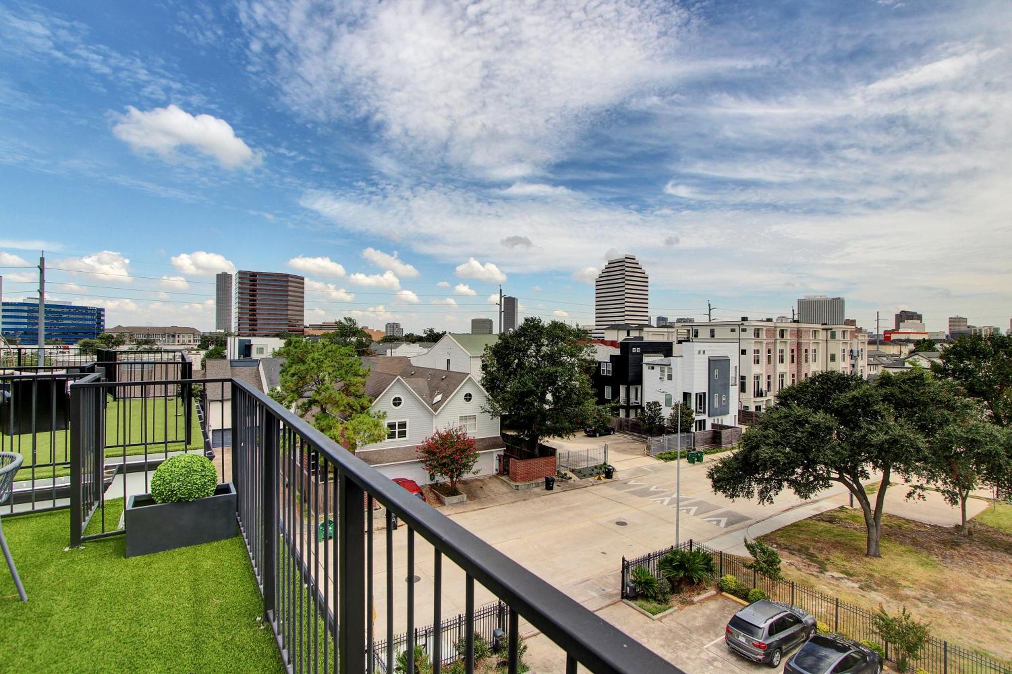 Newly Constructed Winsome Village B Galleria Area * Houston