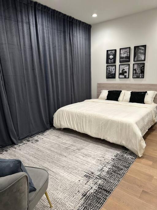 Newly Constructed Winsome Village B Galleria Area Holiday home *
