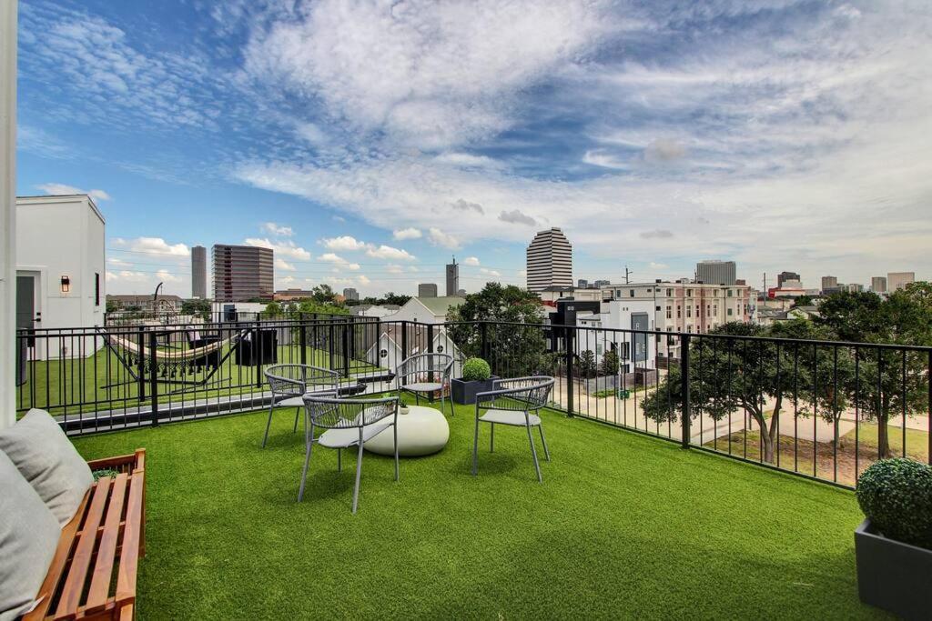 Newly Constructed Winsome Village B Galleria Area * Houston