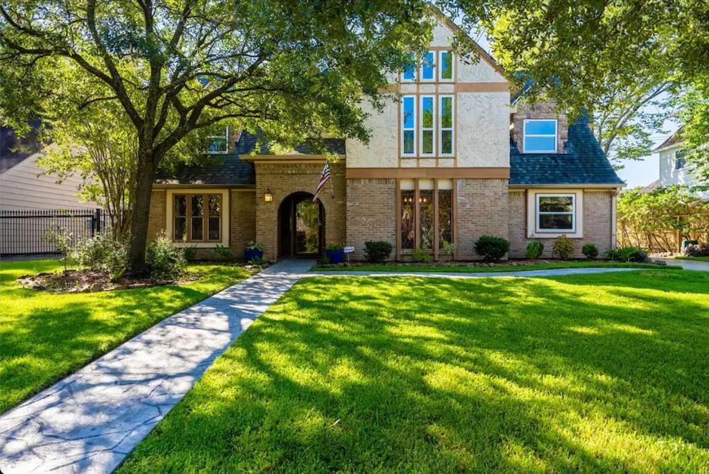 Relax And Refresh Private Pool! Houston