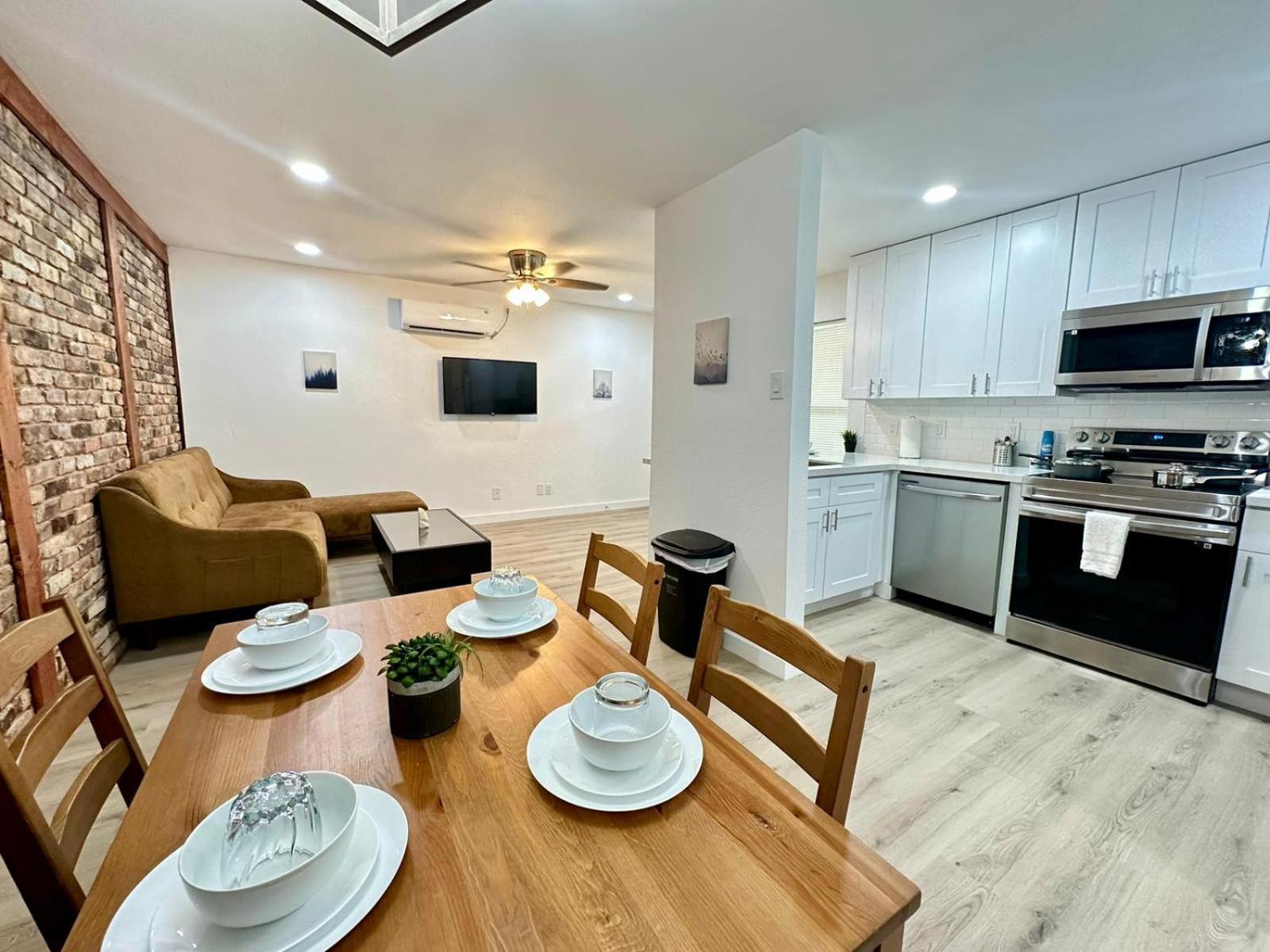 Apartment 1br And 1 Ba In The Prime Location Of Montrose, Houston's Best Spots *