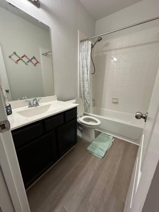 Holiday home Bright And Cozy 3br- Great Location For Exploring