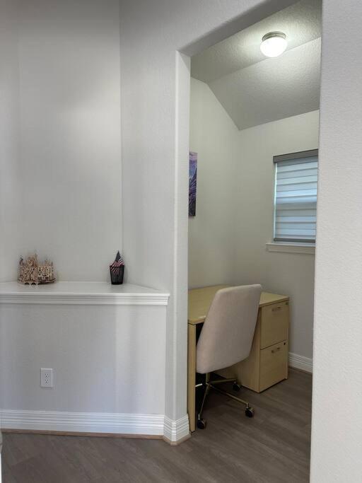 Bright And Cozy 3br- Great Location For Exploring Houston