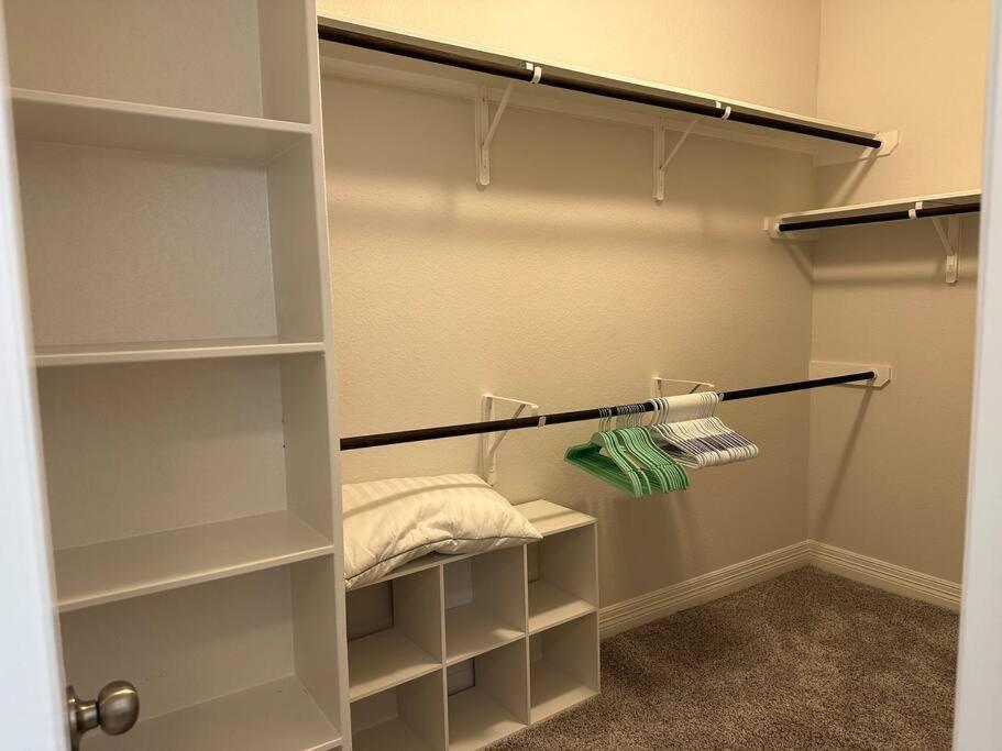 Bright And Cozy 3br- Great Location For Exploring