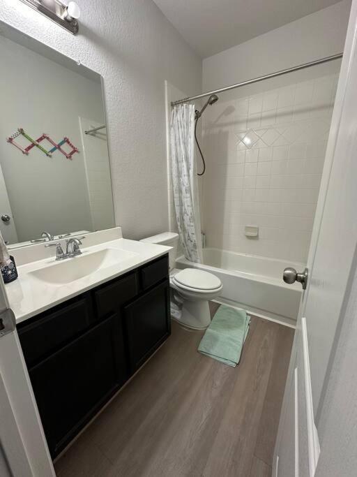 Bright And Cozy 3br- Great Location For Exploring *