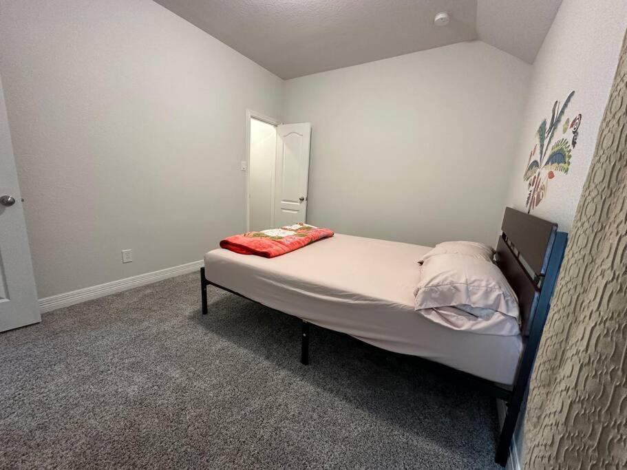 Bright And Cozy 3br- Great Location For Exploring * Houston