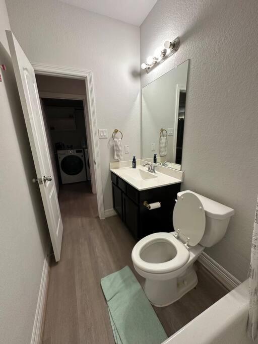 Holiday home Bright And Cozy 3br- Great Location For Exploring Houston