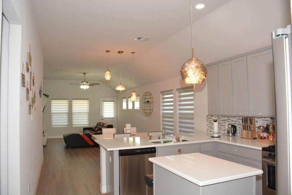 Bright And Cozy 3br- Great Location For Exploring Holiday home
