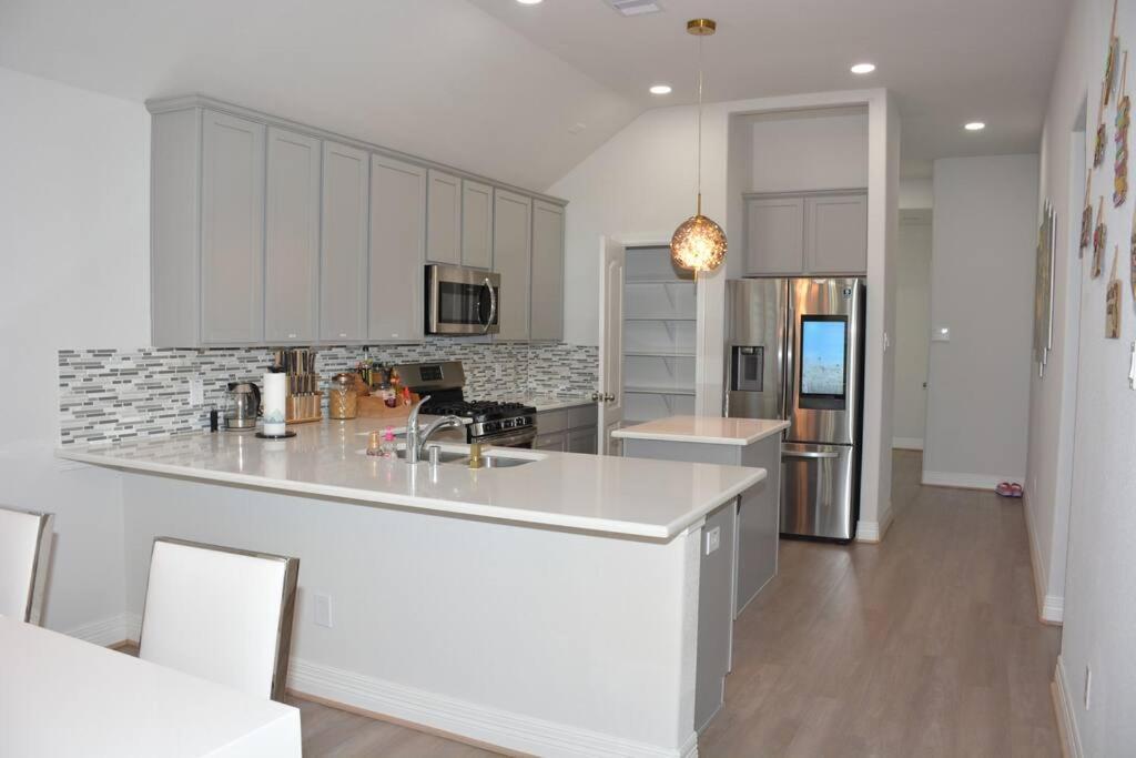 Bright And Cozy 3br- Great Location For Exploring * Houston