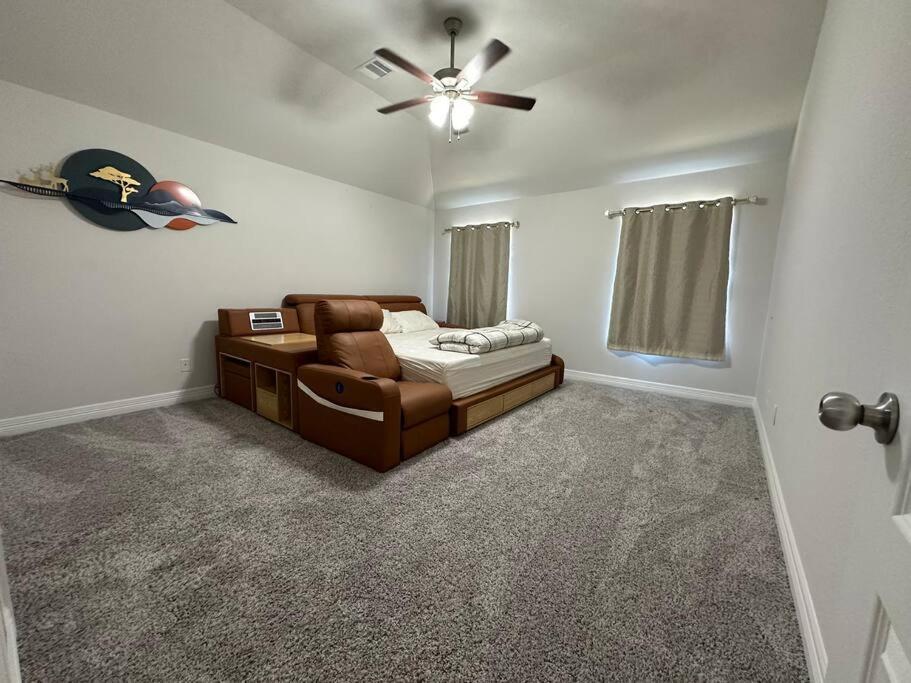 Bright And Cozy 3br- Great Location For Exploring Holiday home *