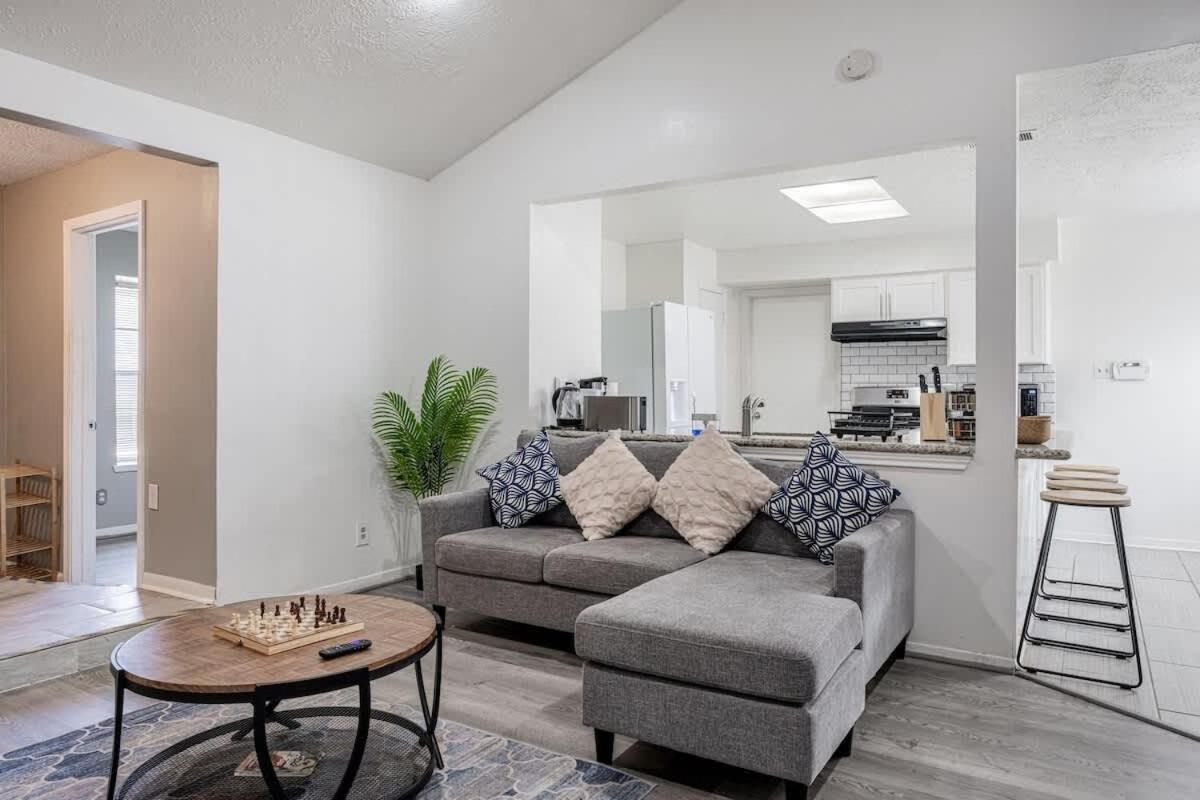 2710 Cozy Near Ikea Downtown Zoo 12 People *