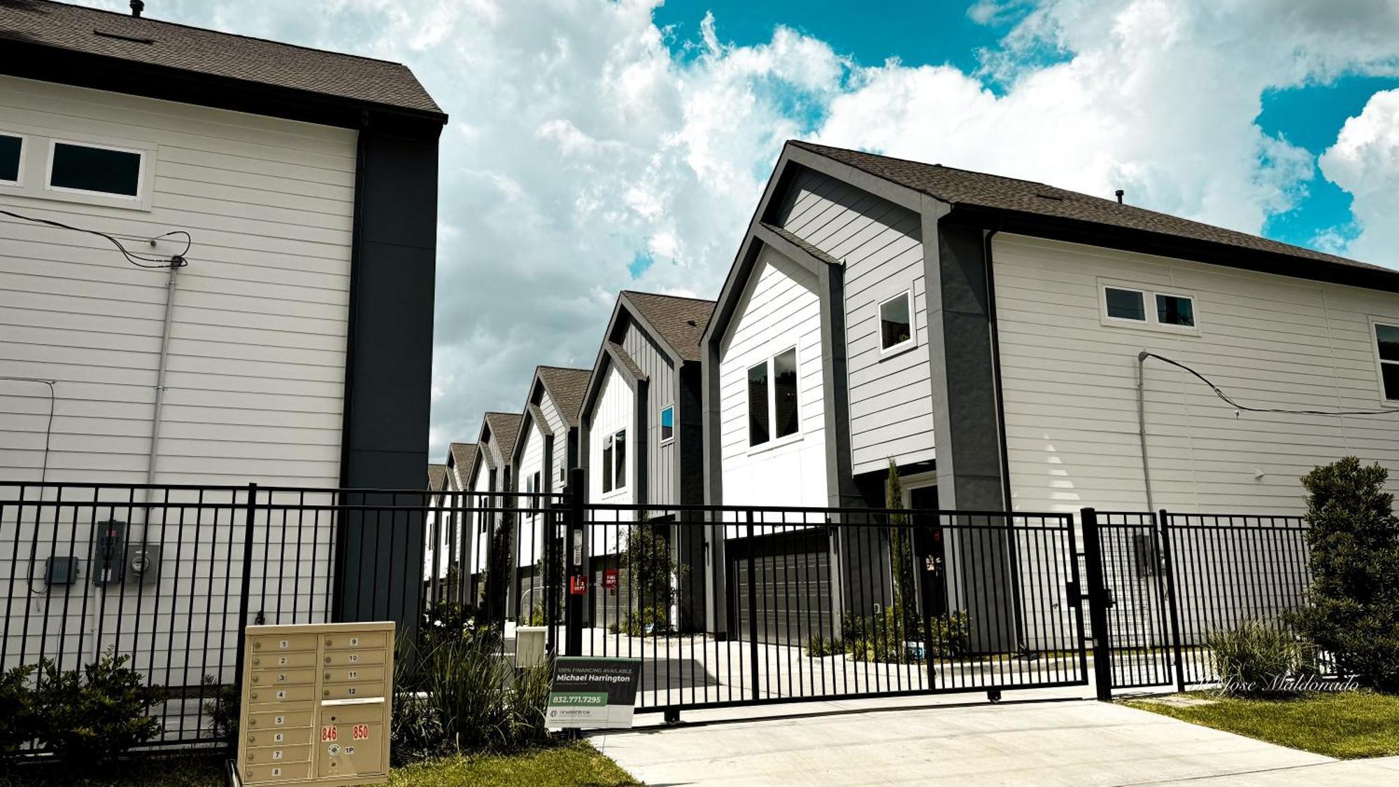 Holiday home 3br Escape Near The Galleria - High Ceilings