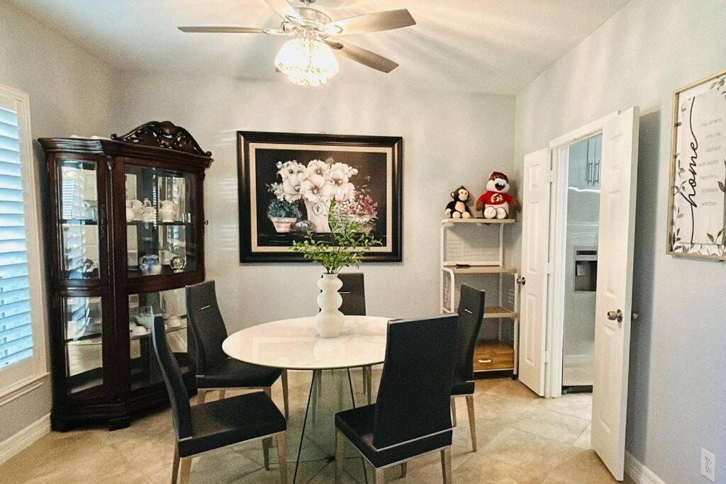 Charming Spacious House 5bed 3bath *