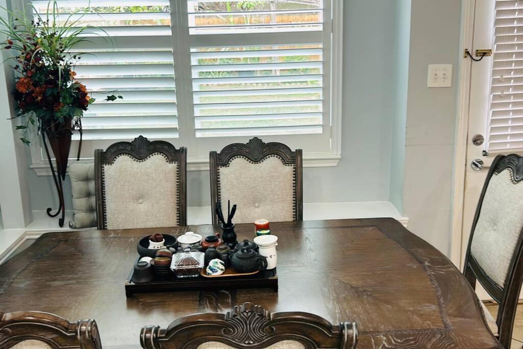 Charming Spacious House 5bed 3bath * Houston