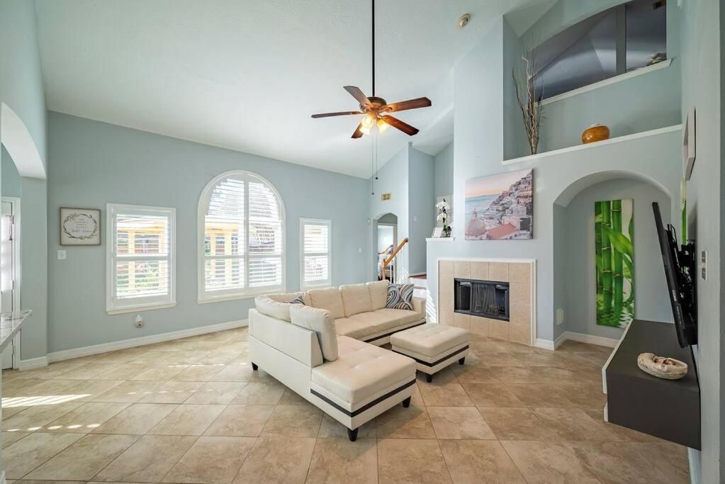 Charming Spacious House 5bed 3bath *