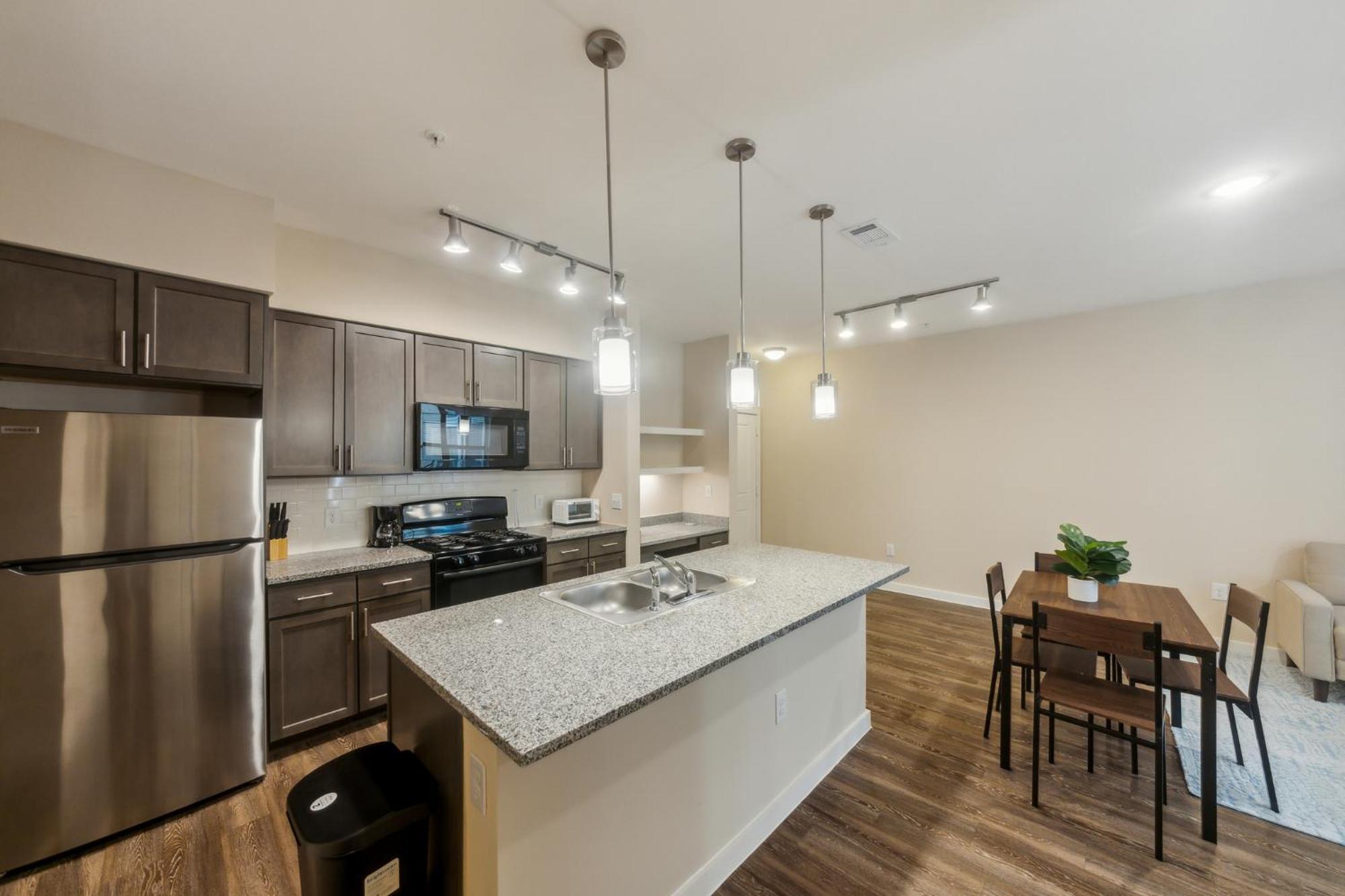 Apartment Cullen 6103 I New Construction 1bd I Gated Houston
