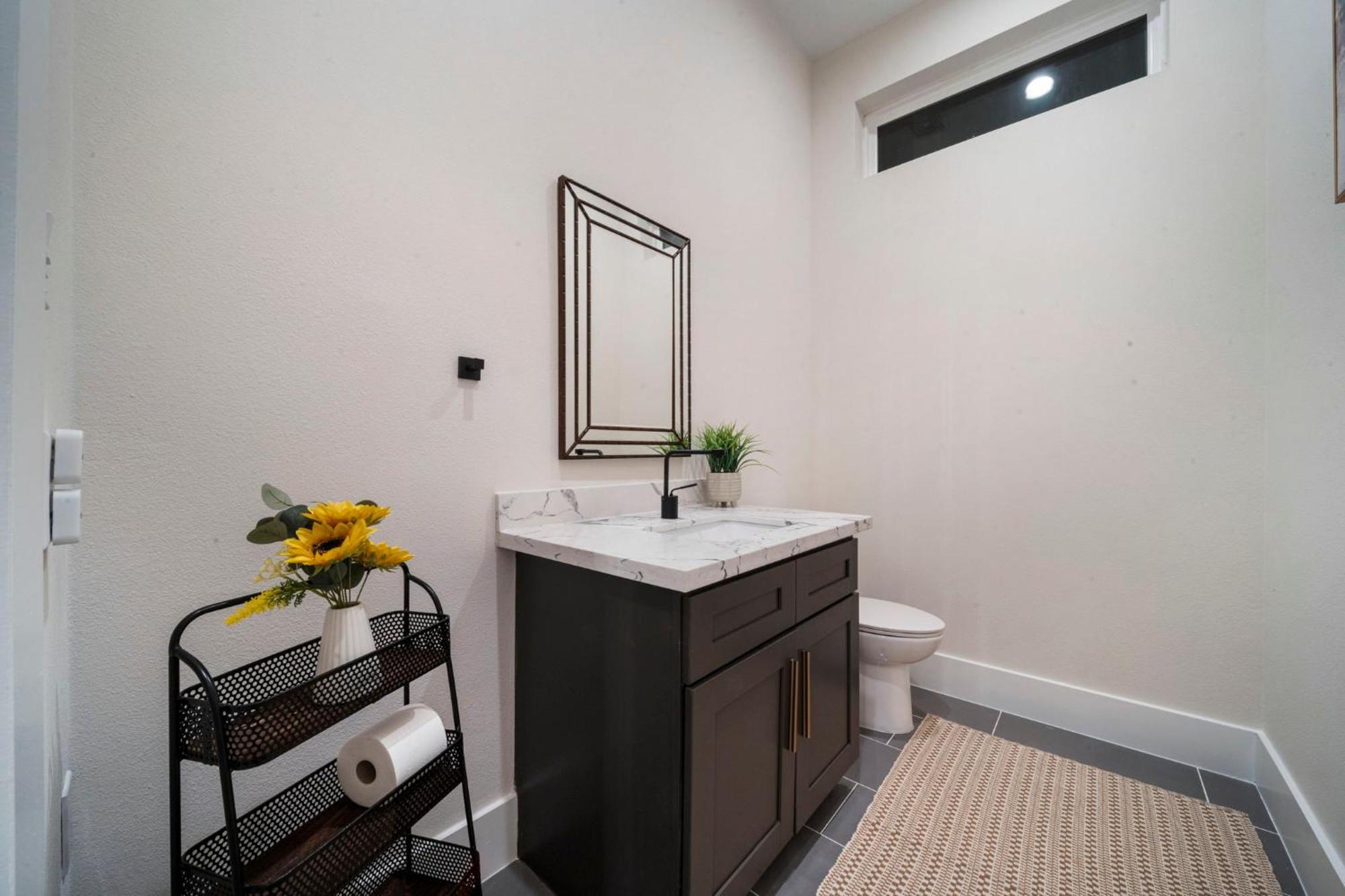 Holiday home Luxurious Escape Spacious Layout Sleeps 10 With Bbq & Private Rooftop & Mini Gym - Mins To Downtown Houston